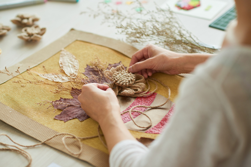 B&aacute;n đồ handmade gi&uacute;p người b&aacute;n kinh doanh &iacute;t vốn bằng sản phẩm s&aacute;ng tạo c&aacute; nh&acirc;n v&agrave; tạo gi&aacute; trị qua c&acirc;u chuyện v&agrave; cảm x&uacute;c (Nguồn: Internet)