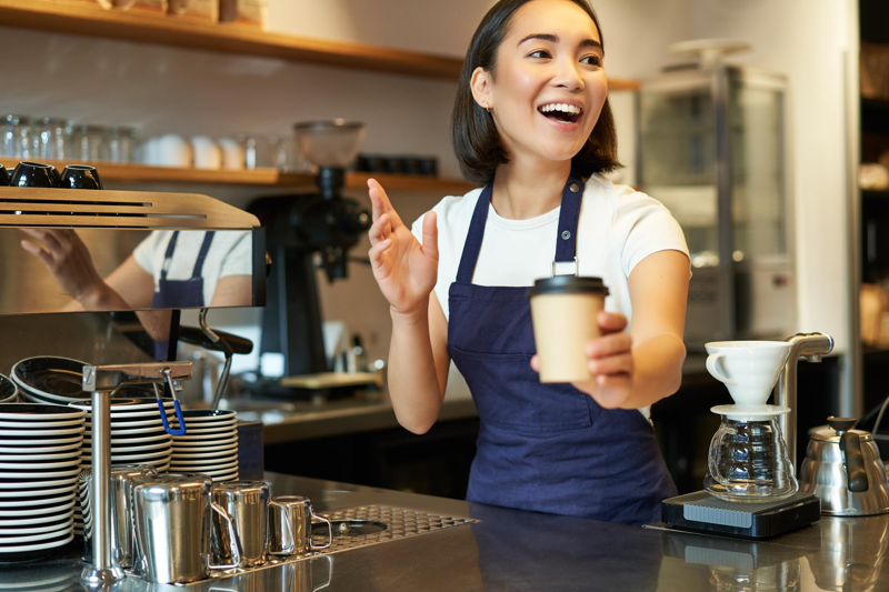 B&aacute;n c&agrave; ph&ecirc; take away tại nh&agrave; c&oacute; thể tạo d&ograve;ng tiền mỗi ng&agrave;y nếu vị tr&iacute; tốt v&agrave; duy tr&igrave; được chất lượng ổn định (Nguồn: Internet)